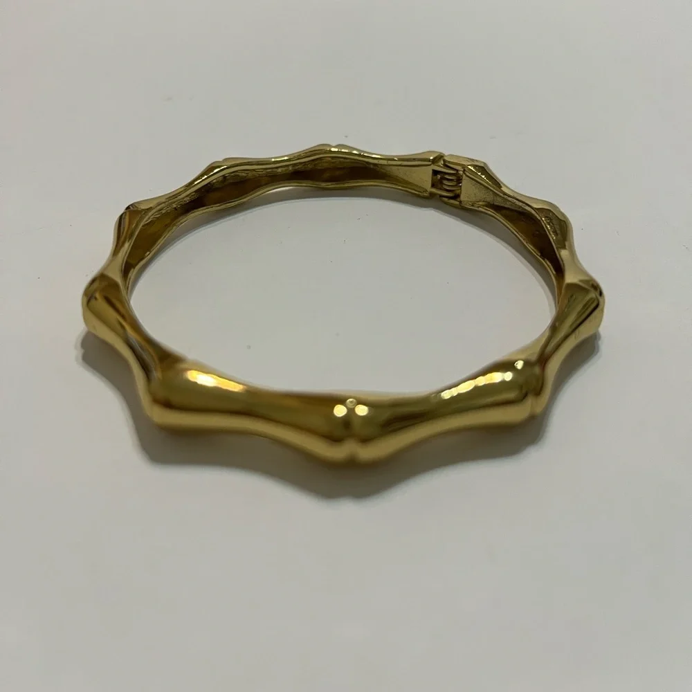 THE ZOE WAVE BANGLE, GOLD